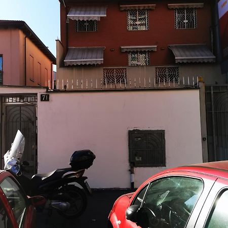 New Luxury Apartment, Milan City Center ภายนอก รูปภาพ