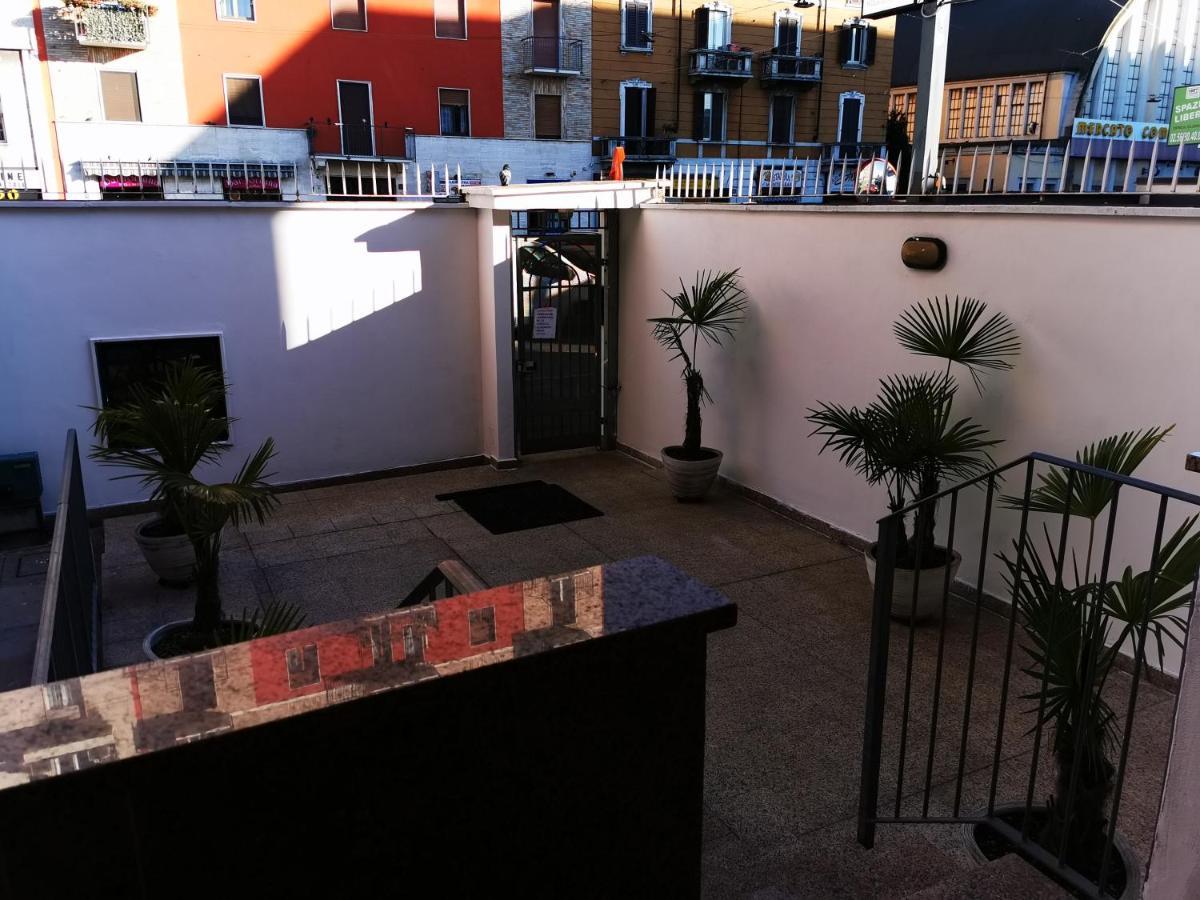 New Luxury Apartment, Milan City Center ภายนอก รูปภาพ
